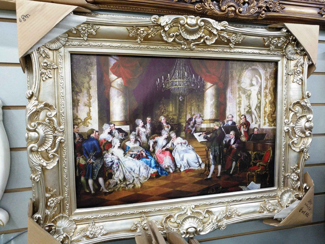Direct Selling round Photo Frame Golden Photo Frame 82x72 KTV Photo Frame High-End Villa Photo Frame Wholesale