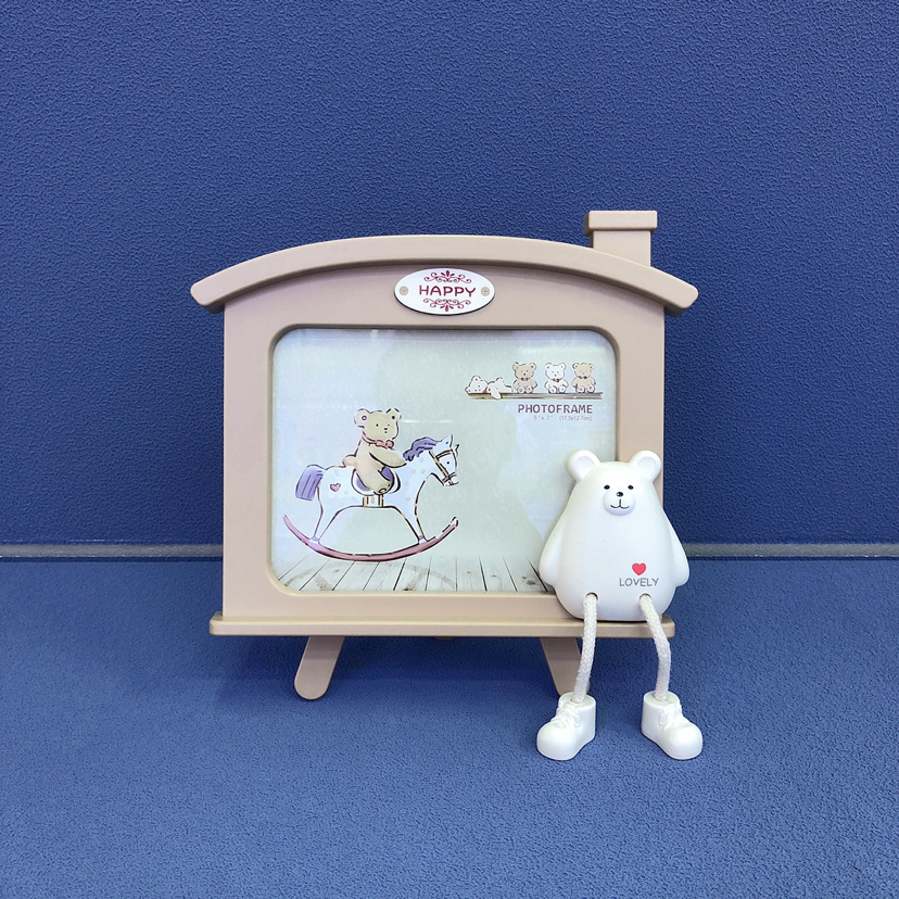 Haotao Photo Frame HT-TF3382 House-Shaped Hanging Foot Bear 7-Inch (2 Colors) Haotao Photo Frame HT-TF3382 House-Shaped Hanging Foot Bear 7-Inch (2 Colors)