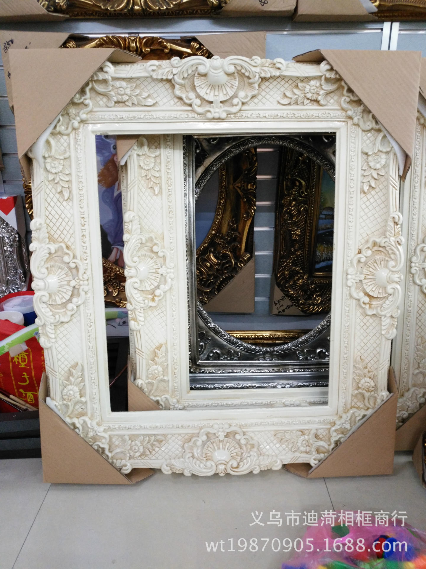 European-Style Canvas Frame Large Wedding Wedding Props Carved Vintage Photo Studio Background KTV Decorative Wall-Mounted Photo Frame Resin