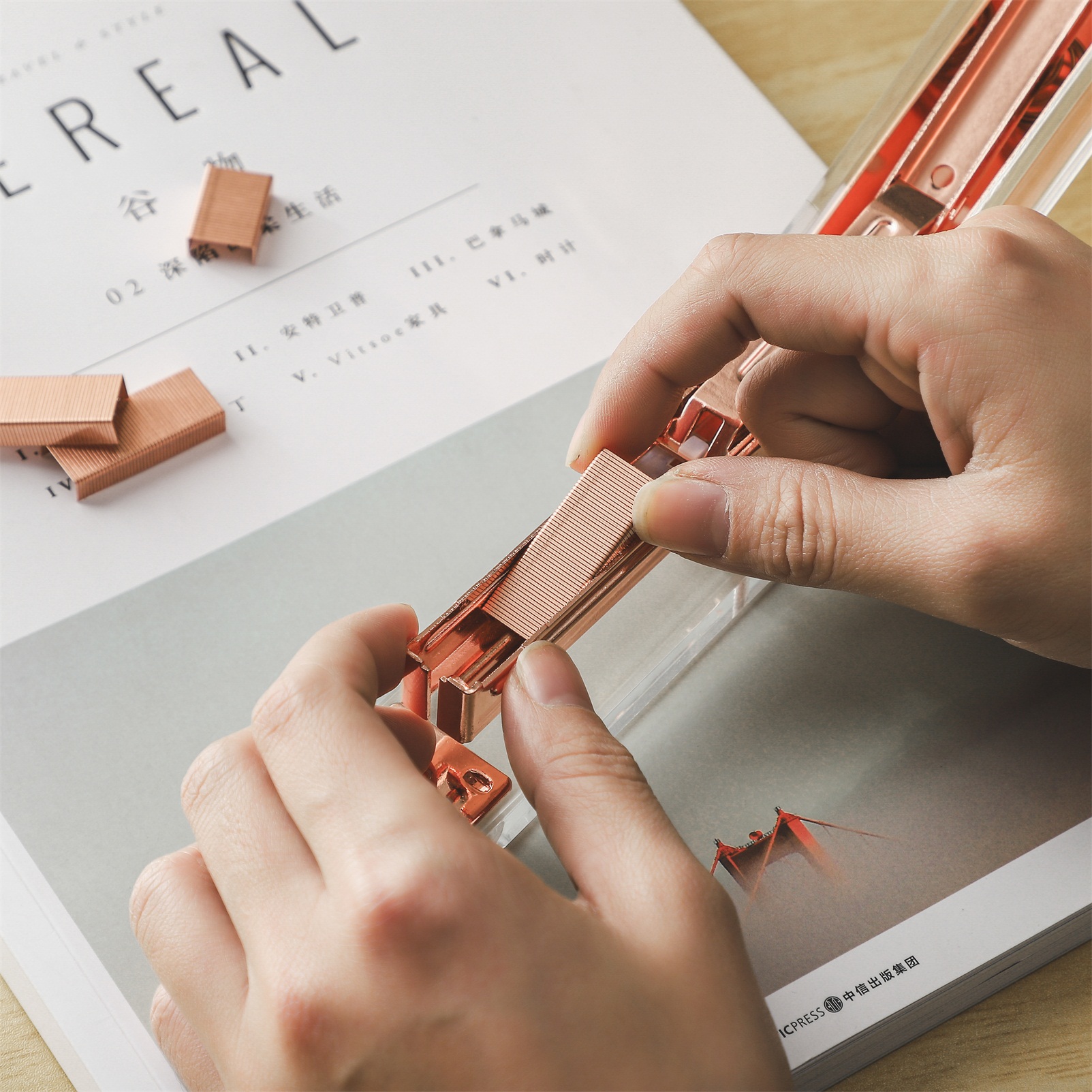 Factory Direct Sales Acrylic Stapler Acrylic Office Supplies