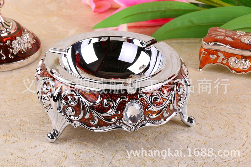 European-style imitation crocodile leather luxury metal home decor high-end ashtray
