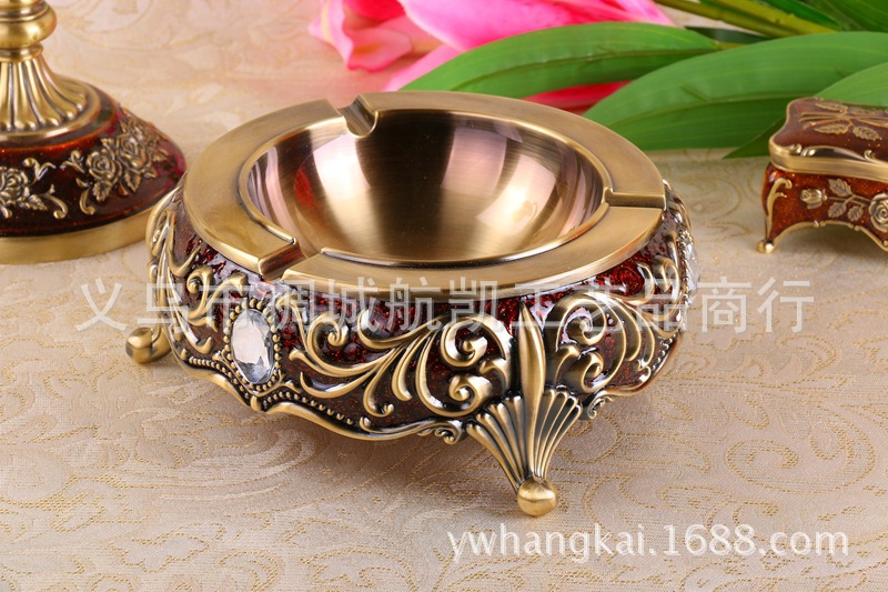 European-style imitation crocodile leather luxury metal home decor high-end ashtray