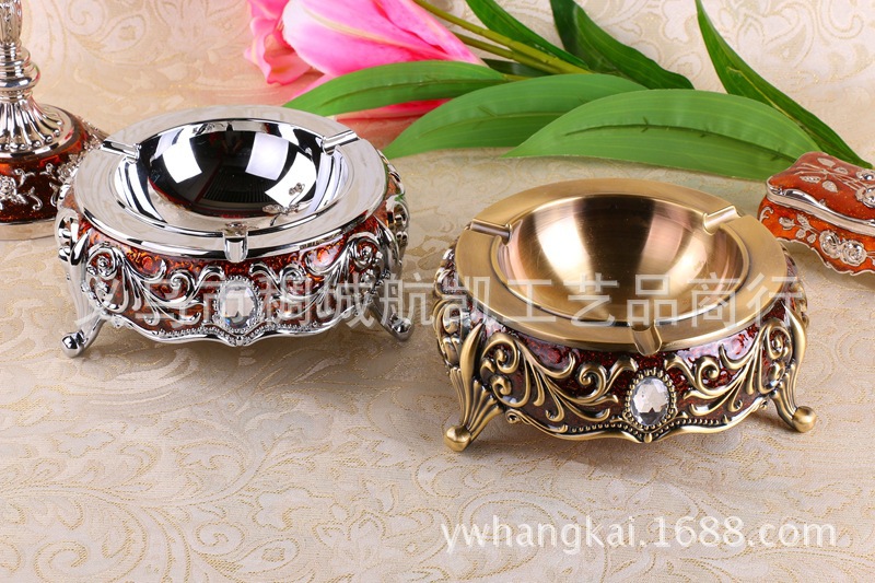 European-style imitation crocodile leather luxury metal home decor high-end ashtray