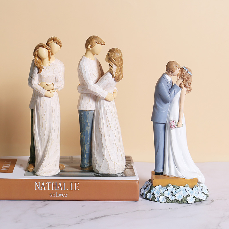 Imitation Wood Carving Character Resin Crafts Wedding Gift American Couple Dog Living Room TV Cabinet Desktop Decoration