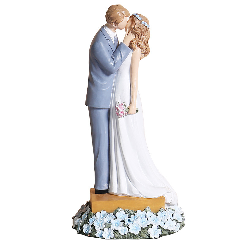 Imitation Wood Carving Character Resin Crafts Wedding Gift American Couple Dog Living Room TV Cabinet Desktop Decoration