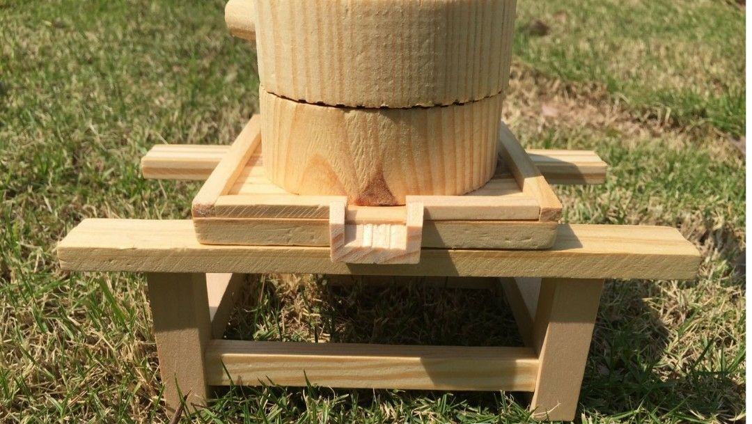 Manufacturers sell exquisite creative wooden crafts, nostalgic stone mill fengshui placing pieces of wood to the run of the mill