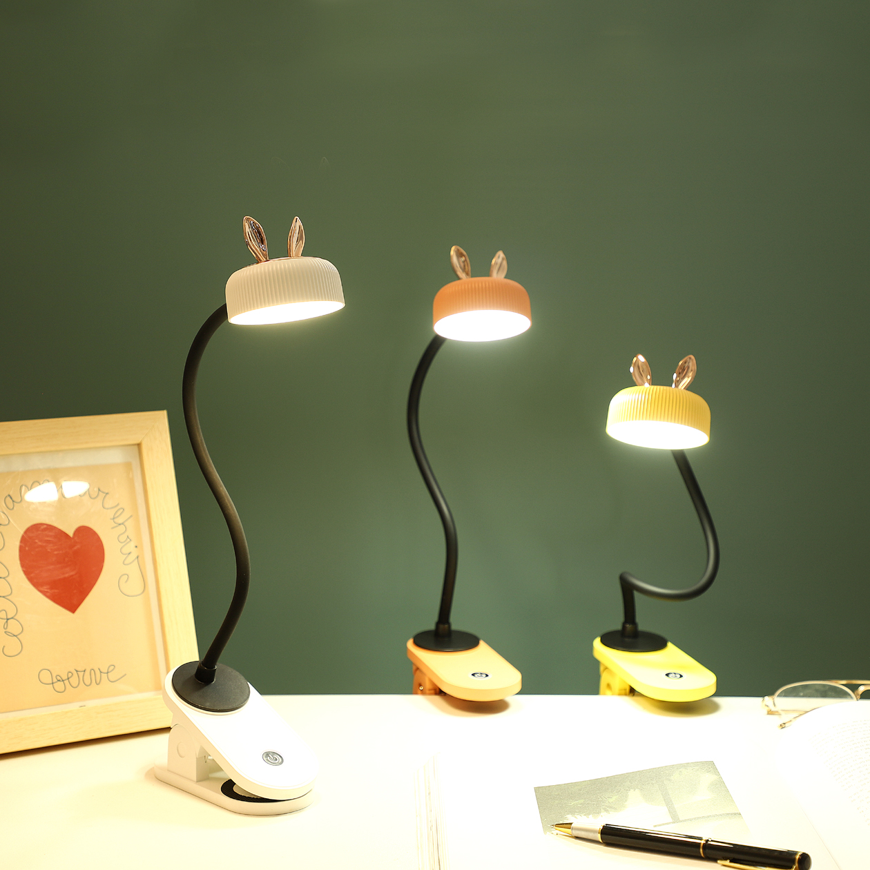 Factory Direct Sales Rabbit Corner Metal Table Lamp with Clamp Bedroom Table Lamp Small Night Lamp USB Rechargeable Desk Lamp