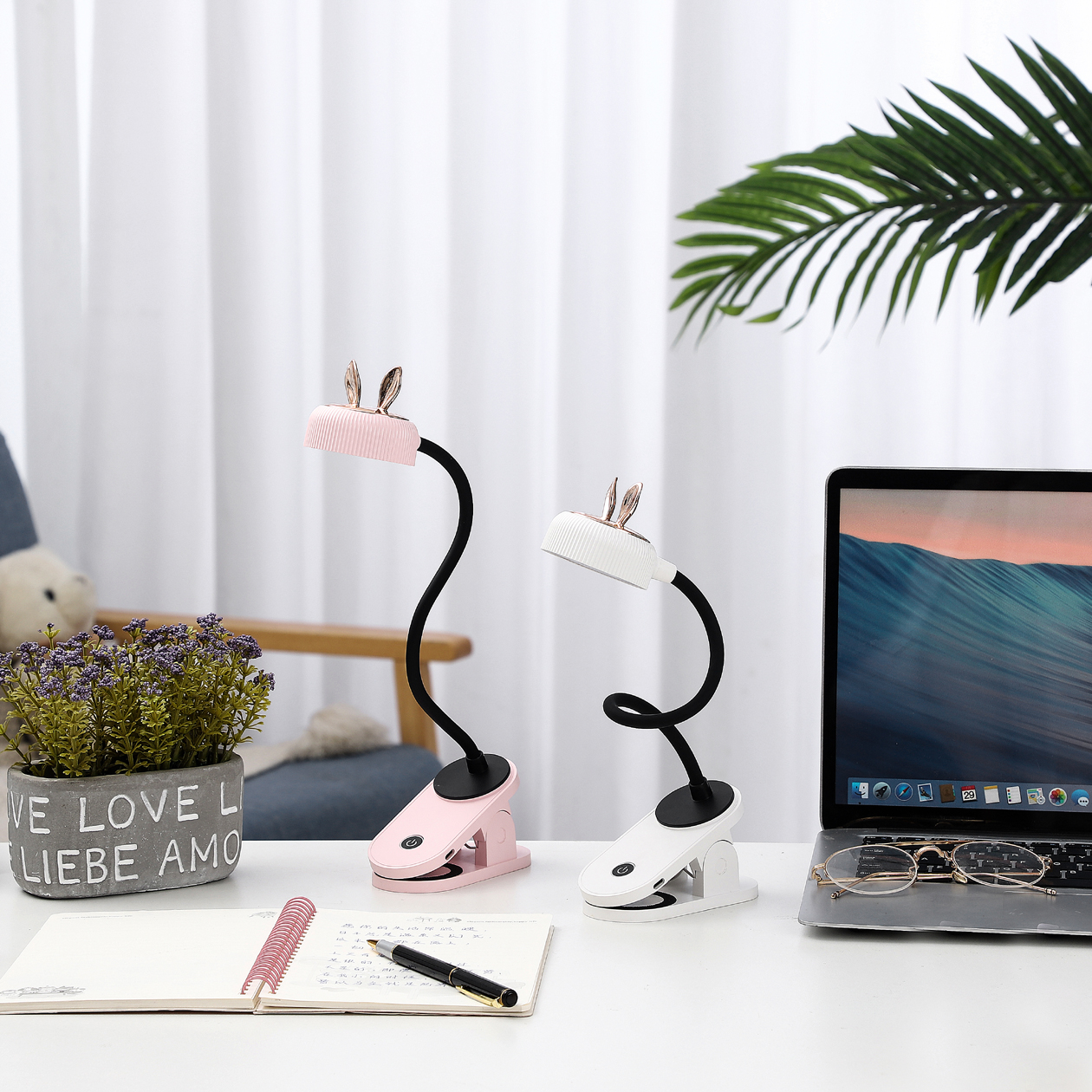 Factory Direct Sales Rabbit Corner Metal Table Lamp with Clamp Bedroom Table Lamp Small Night Lamp USB Rechargeable Desk Lamp