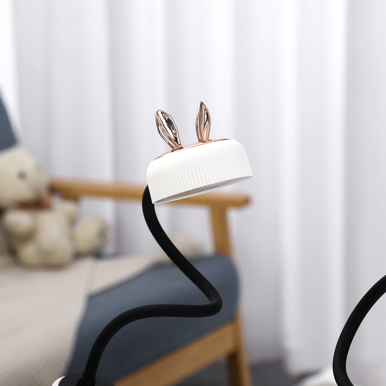 Factory Direct Sales Rabbit Corner Metal Table Lamp with Clamp Bedroom Table Lamp Small Night Lamp USB Rechargeable Desk Lamp
