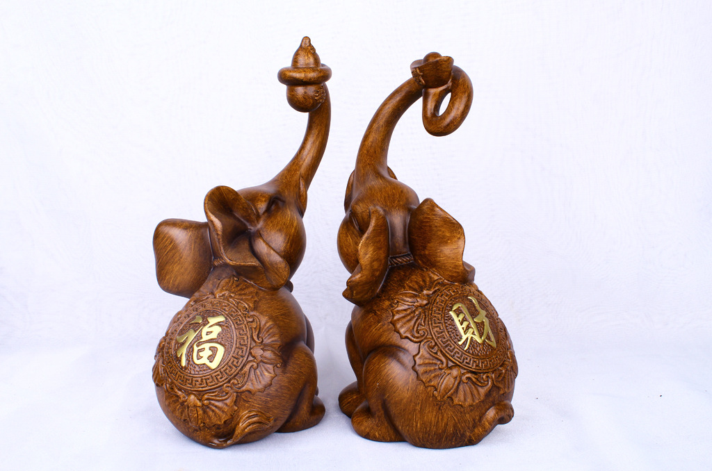 Decoration Chinese Simple Imitation Wood Grain Elephant Resin Crafts Home Decoration Factory Wholesale