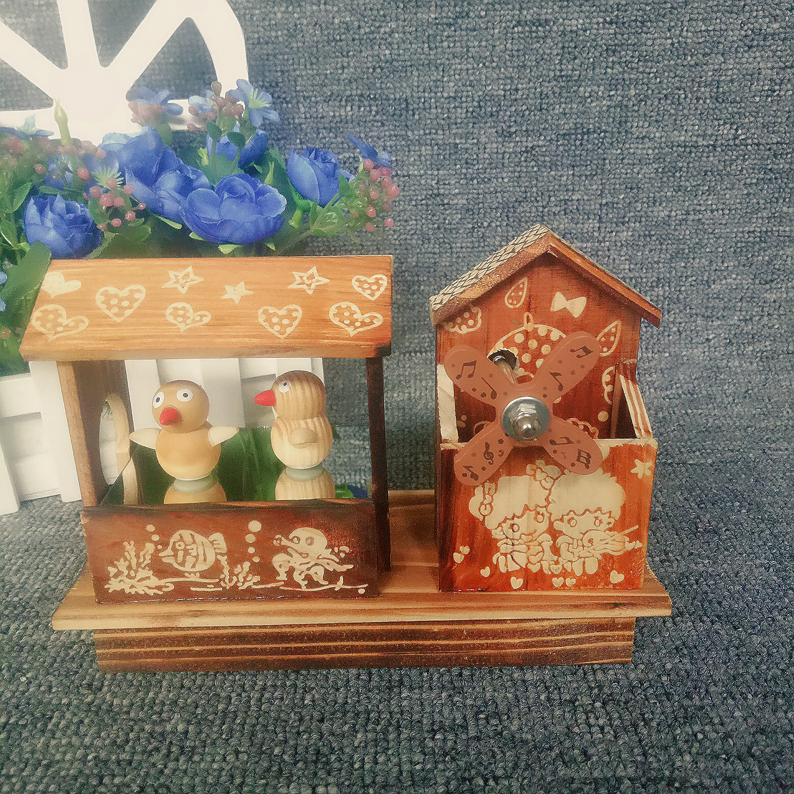 Factory wholesale creative wood rotation music wood windmill duck dance windmill wooden tourist crafts