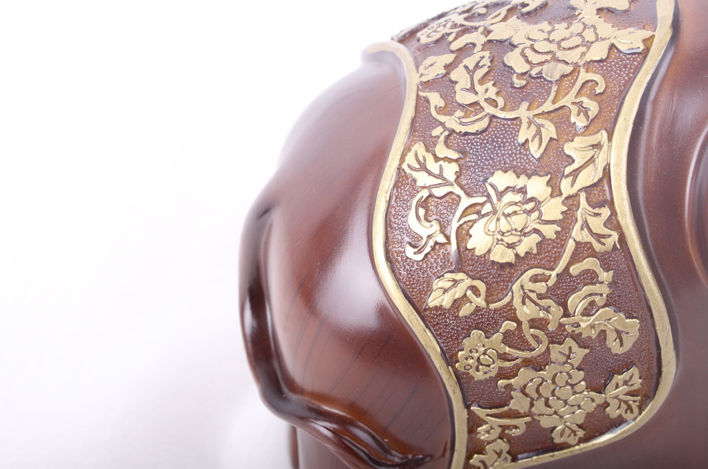 Resin Crafts Creative Wood Grain Happy Couple Elephant Decoration Living Room TV Cabinet Home Decoration Wedding Gift Resin Crafts Creative Wood Grain Happy Couple Elephant Decoration Living Room TV Cabinet Home Decoration Wedding Gift