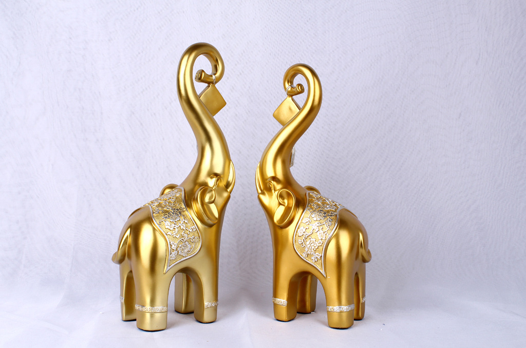 Resin Crafts Creative Wood Grain Happy Couple Elephant Decoration Living Room TV Cabinet Home Decoration Wedding Gift Resin Crafts Creative Wood Grain Happy Couple Elephant Decoration Living Room TV Cabinet Home Decoration Wedding Gift