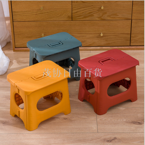 Plastic stool camping folding stool outdoor portable folding chair fishing changing shoes stool resting feet horse folding chair