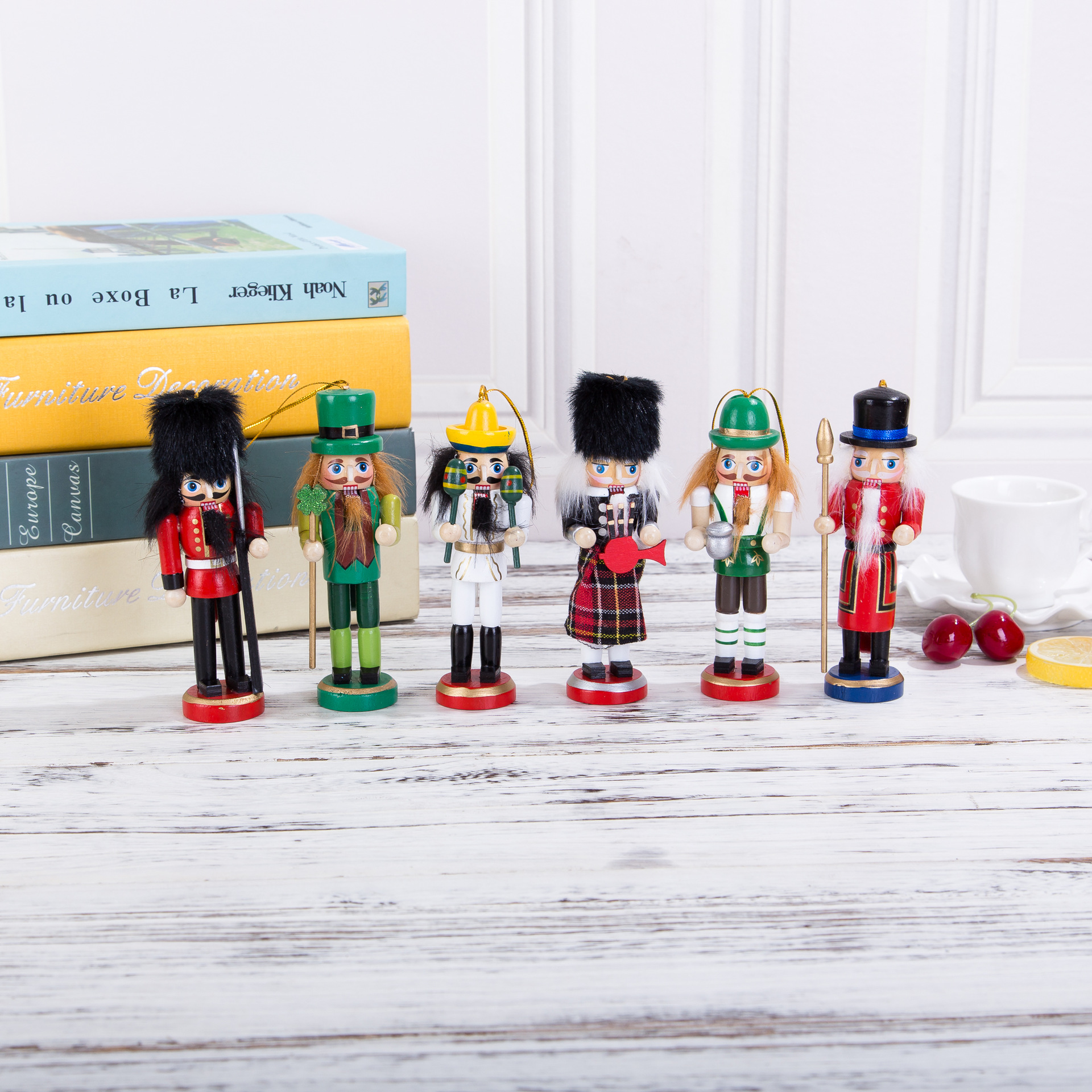 New wooden crafts Europe and the United States semi-manual wood decoration nutcracker decoration wholesale New wooden crafts Europe and the United States semi-manual wood decoration nutcracker decoration wholesale