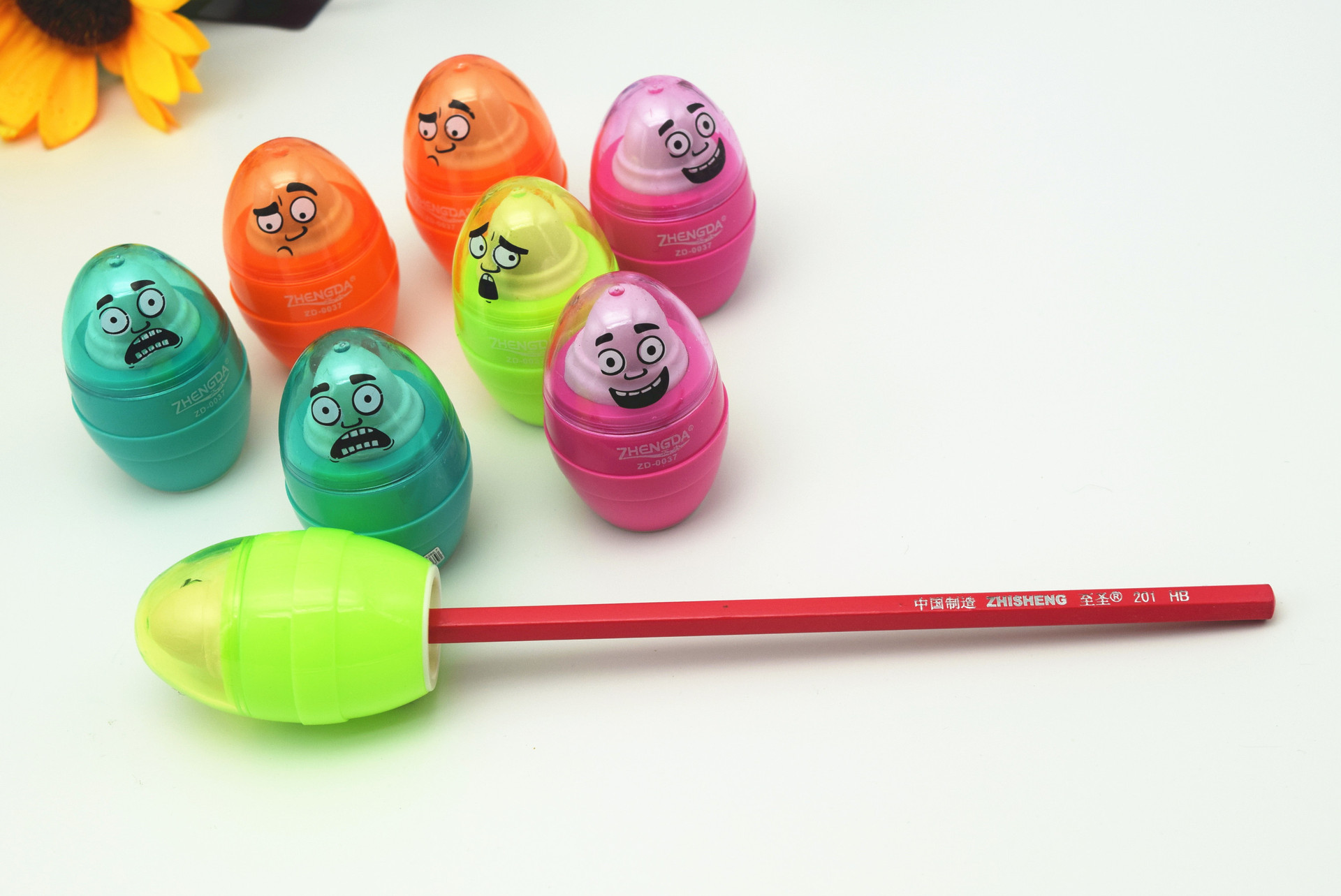 Manufacturers sell creative egg multi-functional single hole pencil sharpener rubber combination school supplies stationery gifts