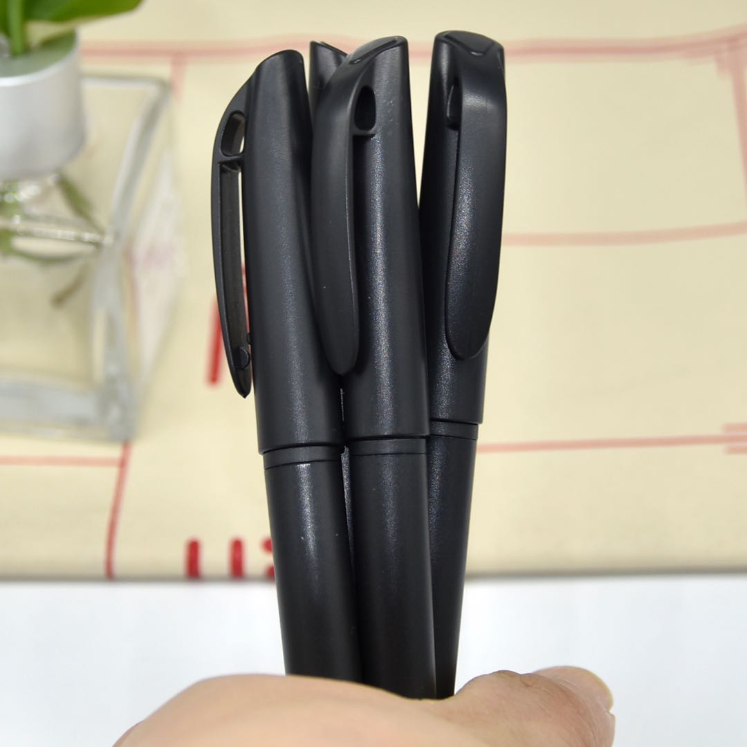 Factory Direct Sales Advertising Gel Pen Frosted Rod Plastic Promotion Gift Pen Carbon Pen Wholesale Signature Pen Factory Direct Sales Advertising Gel Pen Frosted Rod Plastic Promotion Gift Pen Carbon Pen Wholesale Signature Pen