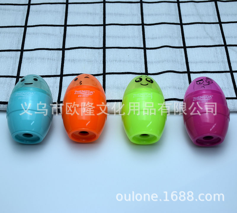 The teacher eraser students wipe clean without leaving a mark cartoon modeling multi-functional like leather eraser and pencil sharpener