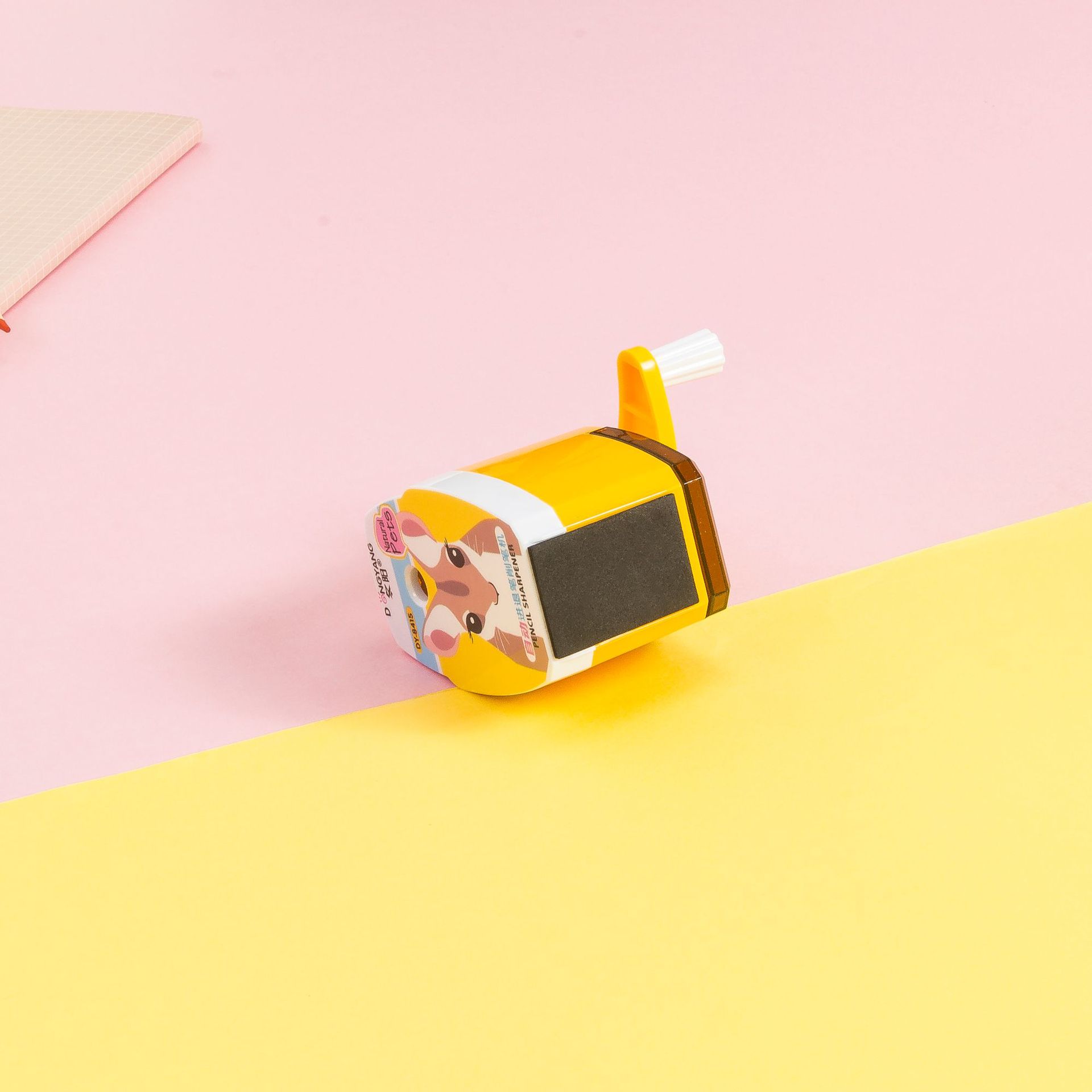 Pencil sharpener creative cartoon animal sharpener hand pencil sharpener for primary school students