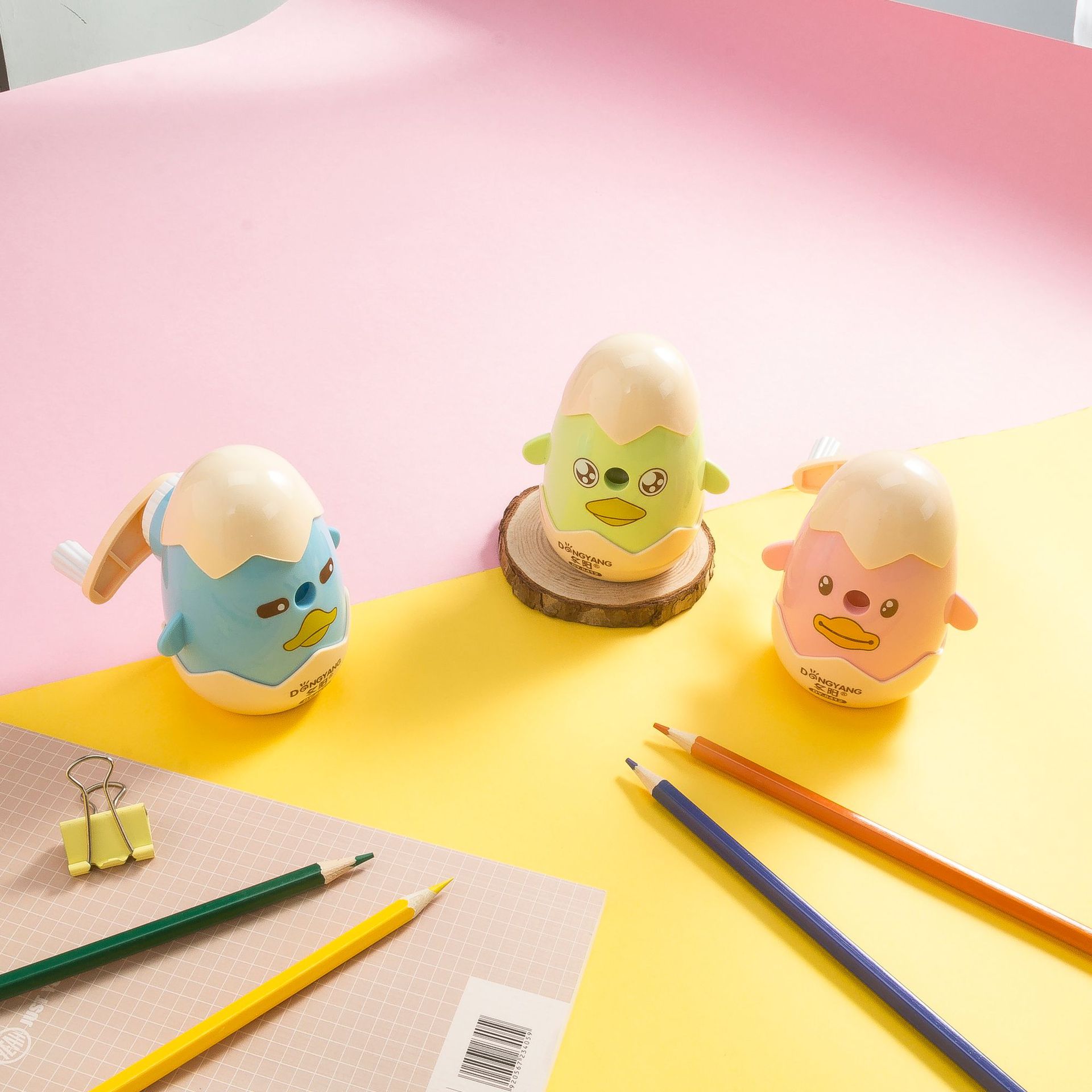 Creative animal model pencil sharpener cartoon hand swing pencil sharpener active entry and exit pen sharpener wholesale