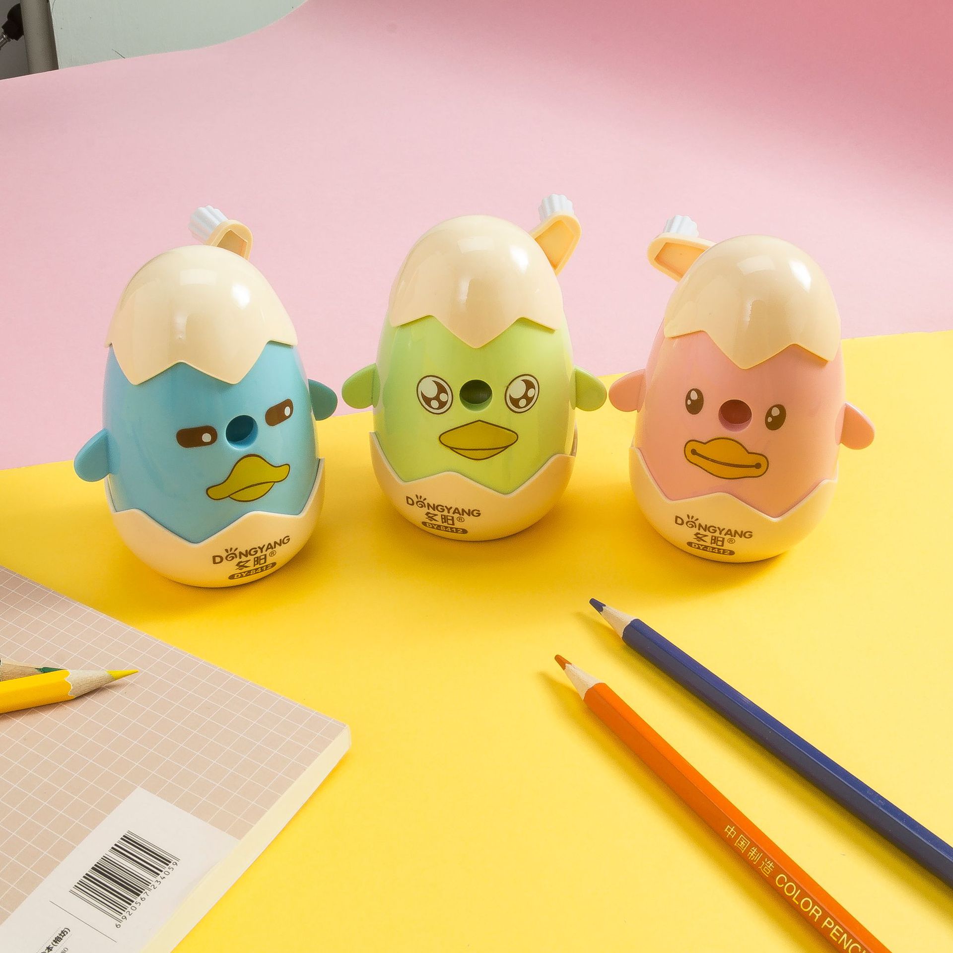 Creative animal model pencil sharpener cartoon hand swing pencil sharpener active entry and exit pen sharpener wholesale