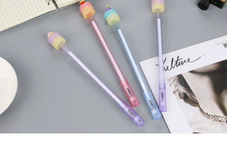 Factory Direct Sales Cartoon New Creative Fruit Cake Transparent Rod Gel Pen Black 0.5mm Student Studying Stationery Factory Direct Sales Cartoon New Creative Fruit Cake Transparent Rod Gel Pen Black 0.5mm Student Studying Stationery