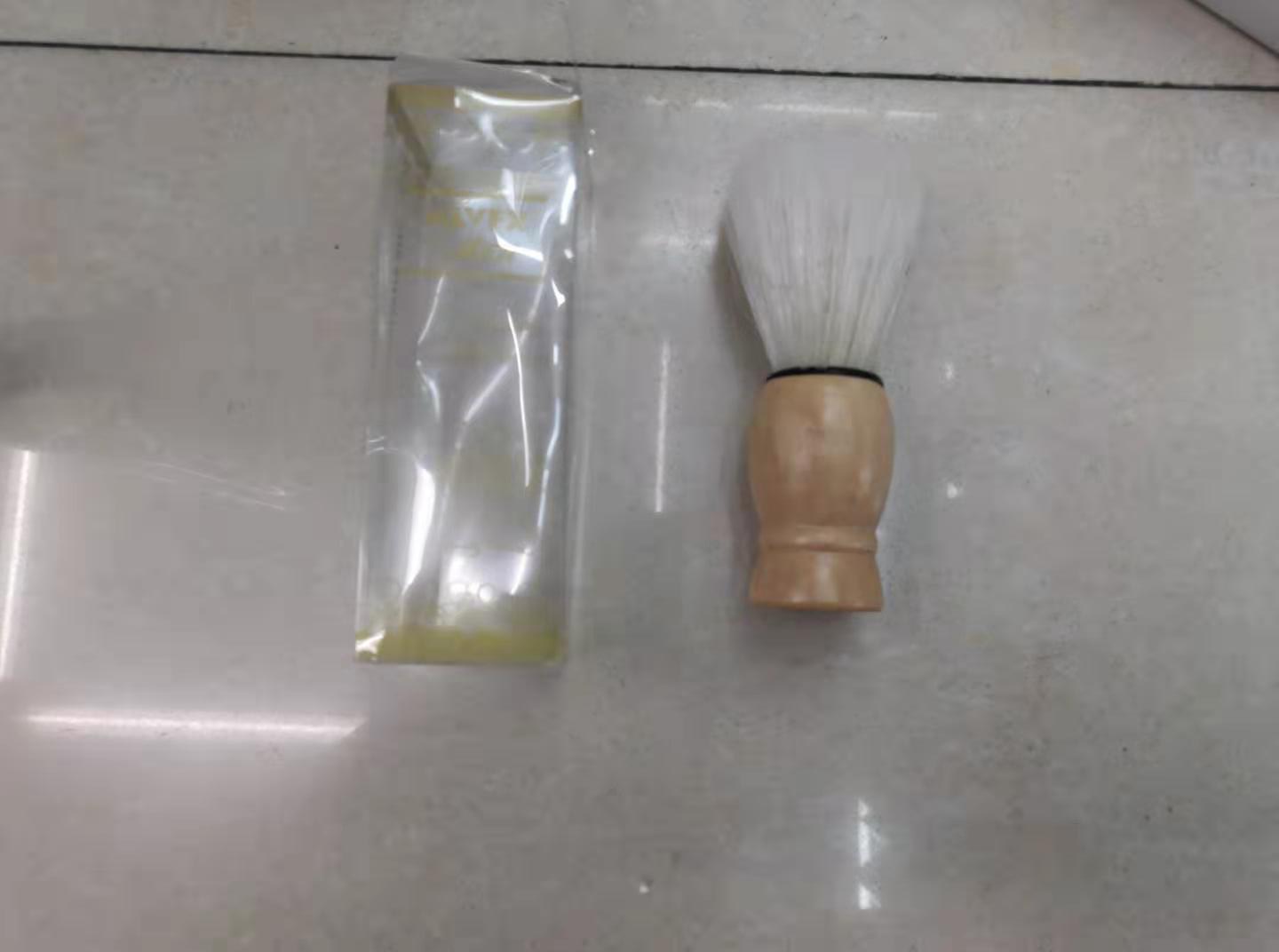 Wooden handle brush, clean face
