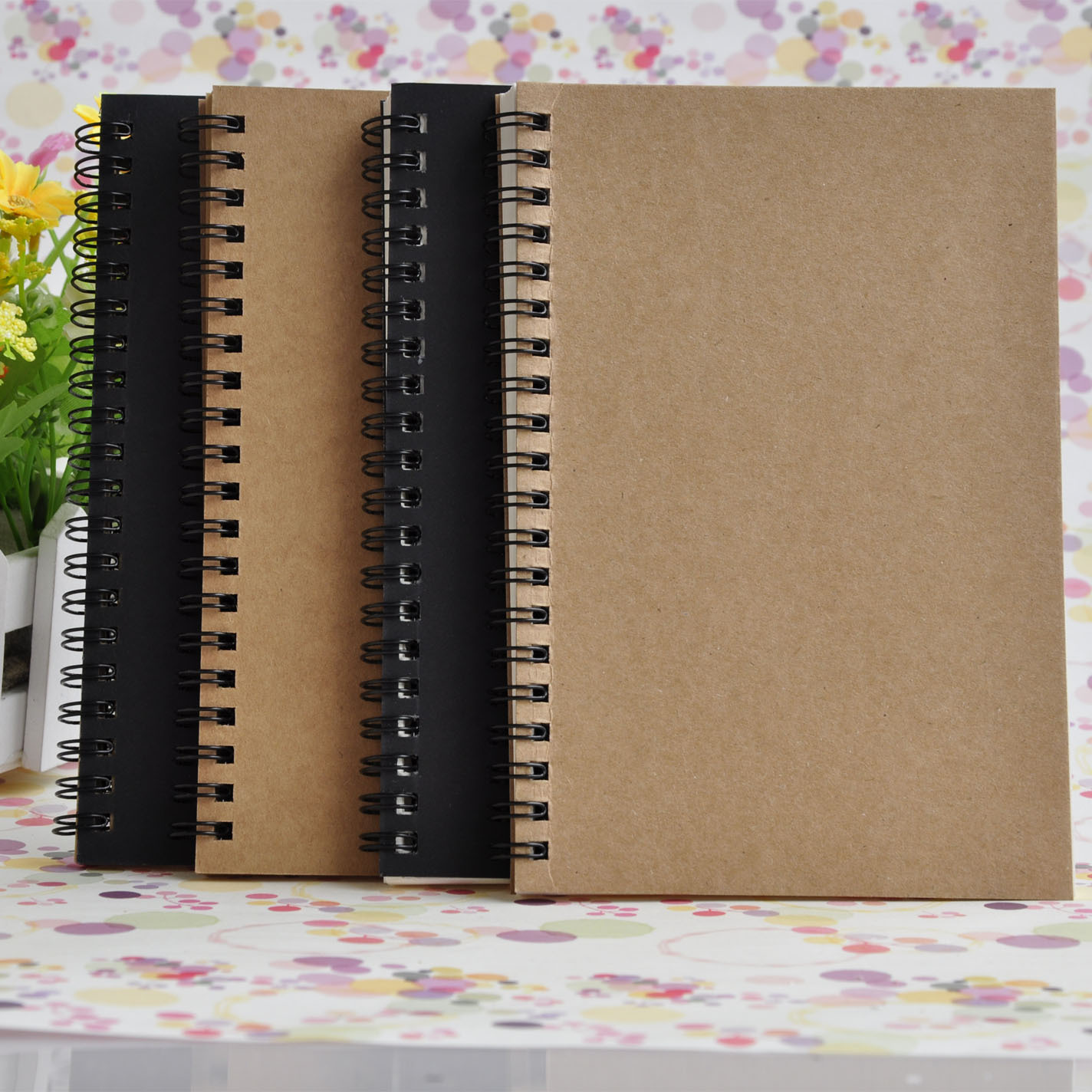 Factory Direct Sales Customizable Retro Kraft Paper Sketchbook Graffiti Blank Book Creative Coil Notebook