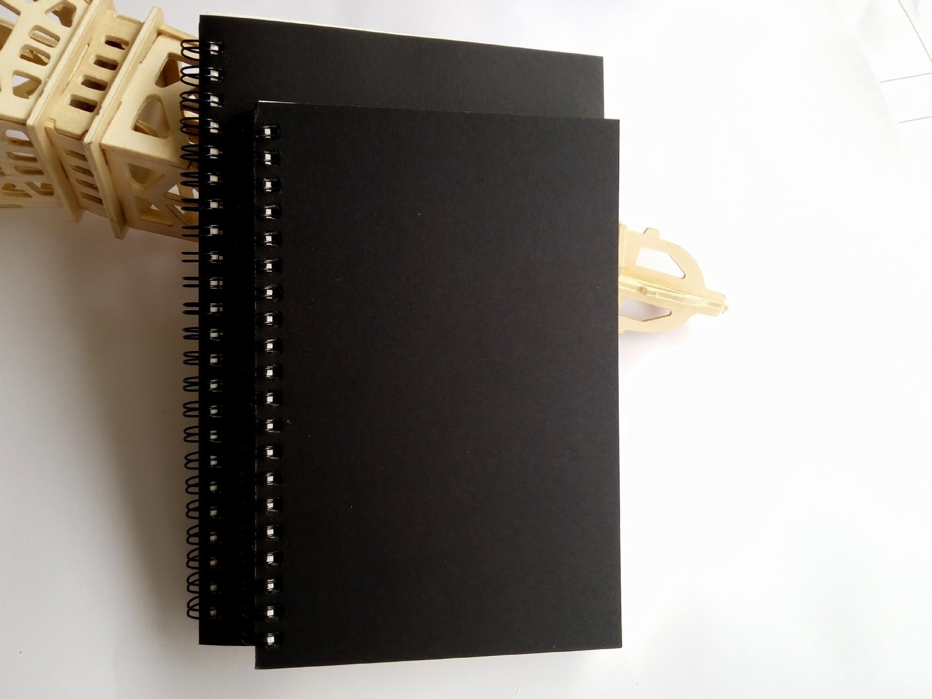 Factory Direct Sales Customizable Retro Kraft Paper Sketchbook Graffiti Blank Book Creative Coil Notebook