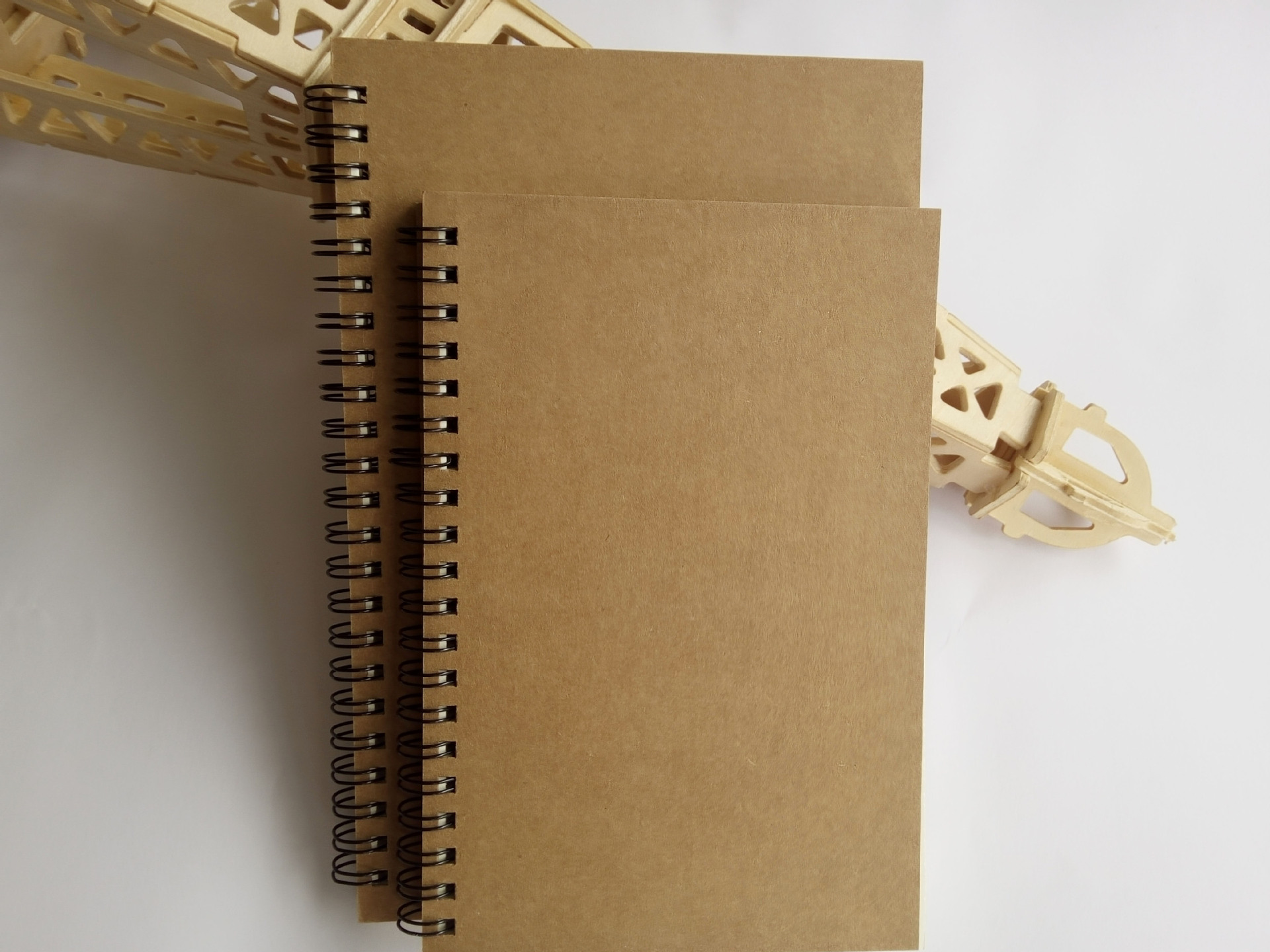 Factory Direct Sales Customizable Retro Kraft Paper Sketchbook Graffiti Blank Book Creative Coil Notebook