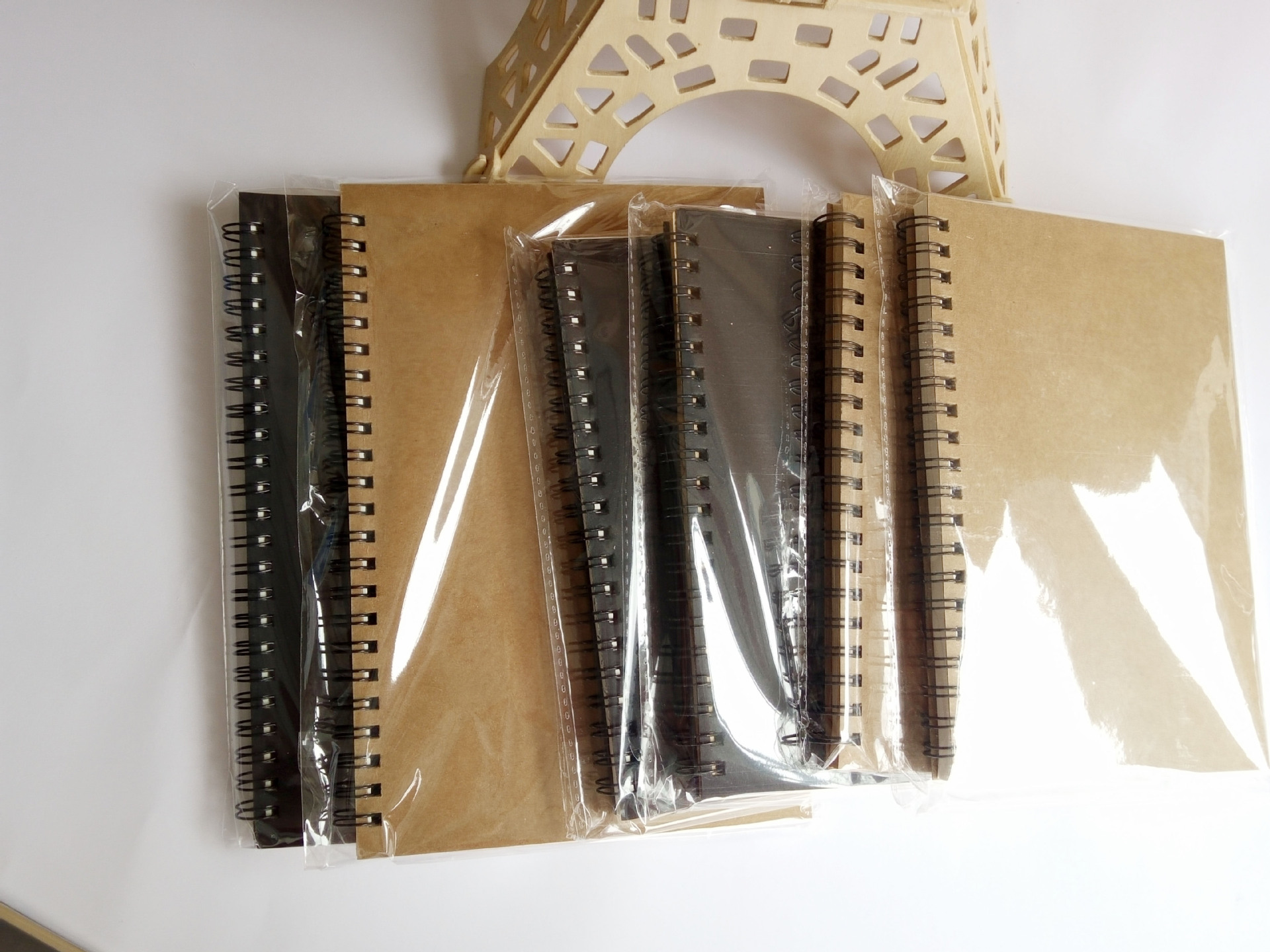 Factory Direct Sales Customizable Retro Kraft Paper Sketchbook Graffiti Blank Book Creative Coil Notebook
