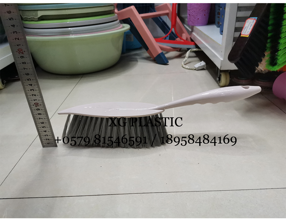 plastic bed brush creative leaves design dust clean brush household long handle bedroom cleaning tools sweeping broom plastic bed brush creative leaves design dust clean brush household long handle bedroom cleaning tools sweeping broom
