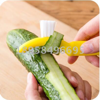 A kitchen peeler with a clean brush corn planer thresher to peel corn to the granulator