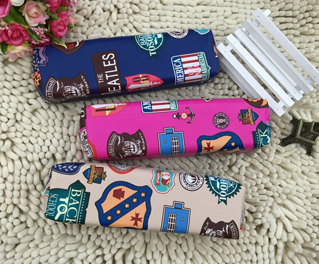New British retro wind stamp cartoon small pen bag boys badge student stationery bag New British retro wind stamp cartoon small pen bag boys badge student stationery bag