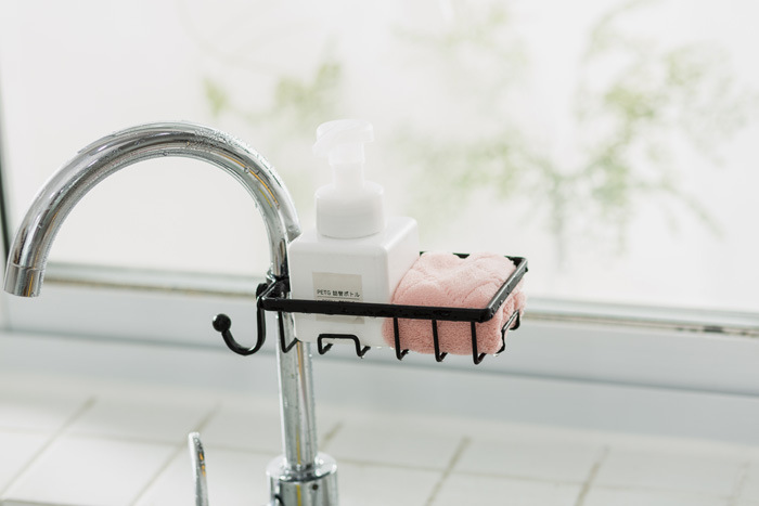 Tap water rack sink for household kitchen supplies sink sponge towel rack without holes