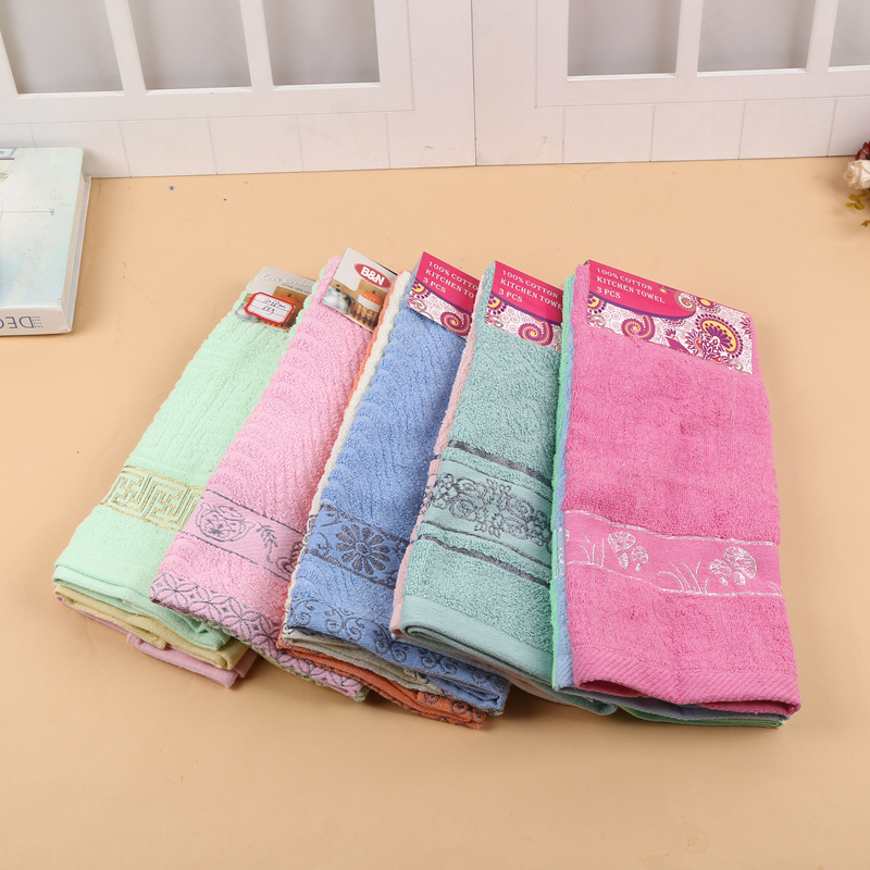 The kitchen washes the towel to wipe the table cloth with kitchen table clean cloth.