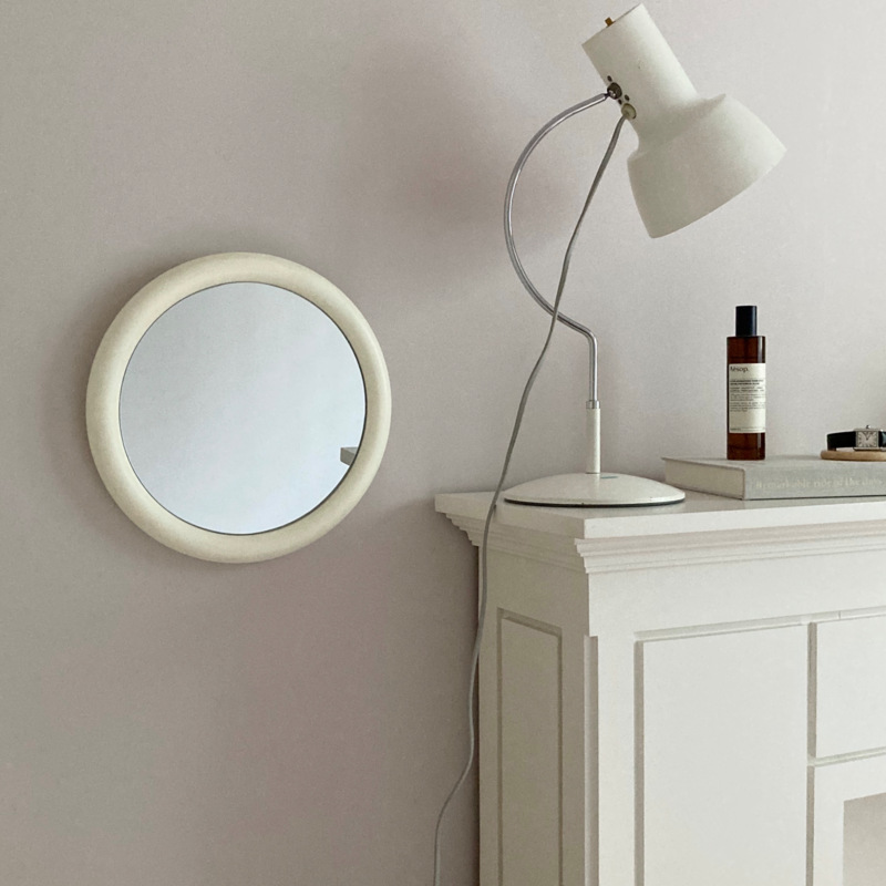 INS Korean Solid Wood Makeup Mirror Cream Mirror Girl Heart Dressing Mirror Photography Props INS Korean Solid Wood Makeup Mirror Cream Mirror Girl Heart Dressing Mirror Photography Props