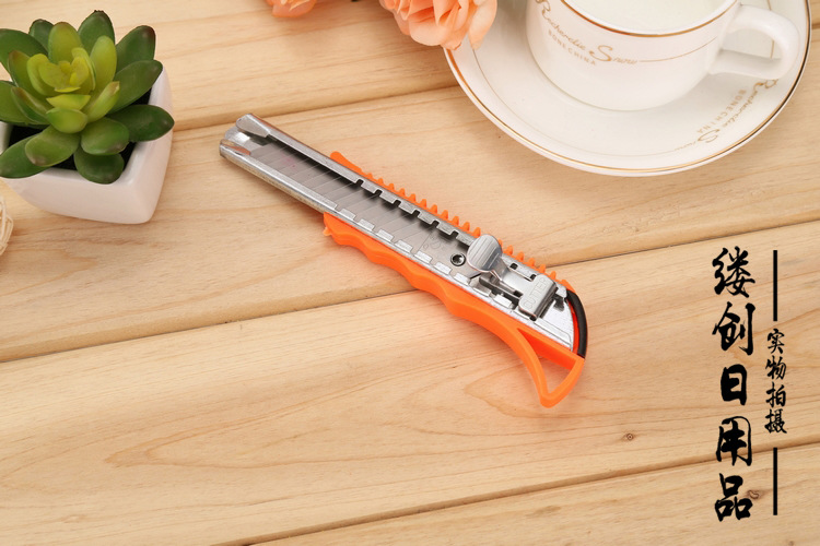 Factory Wholesale Large Art Knife Metal Cutter Paper Cutter Utility Knife Office Supplies Stationery Cut Paper Factory Wholesale Large Art Knife Metal Cutter Paper Cutter Utility Knife Office Supplies Stationery Cut Paper