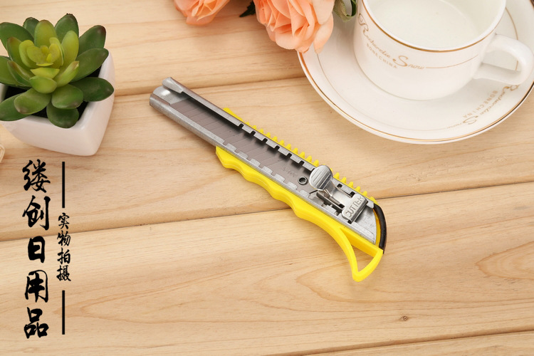 Factory Wholesale Large Art Knife Metal Cutter Paper Cutter Utility Knife Office Supplies Stationery Cut Paper Factory Wholesale Large Art Knife Metal Cutter Paper Cutter Utility Knife Office Supplies Stationery Cut Paper