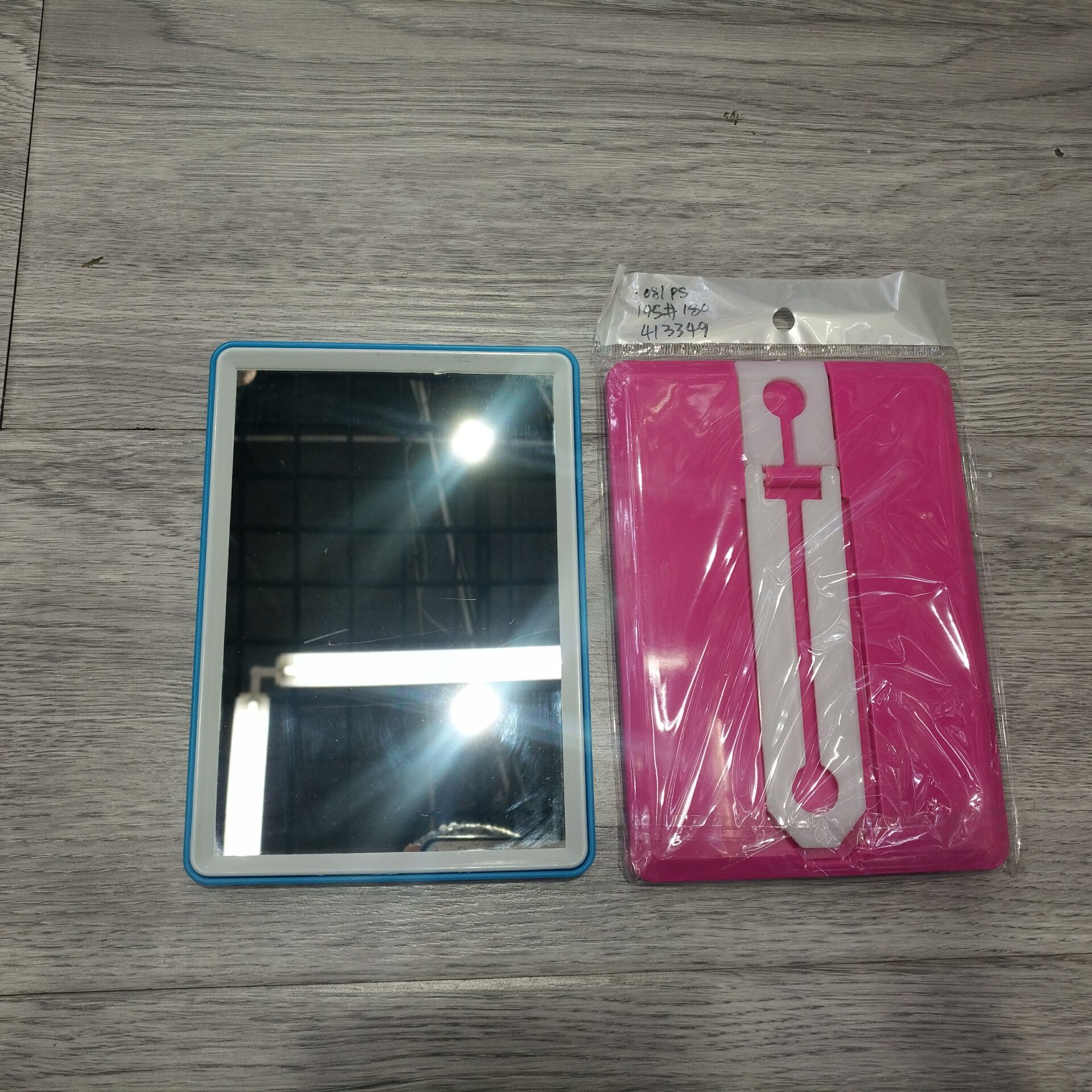 Candy Color High Clearness Mirror Desktop Folding Makeup Mirror Dressing Mirror Can Stand Hanging Mirror Portable Mirror