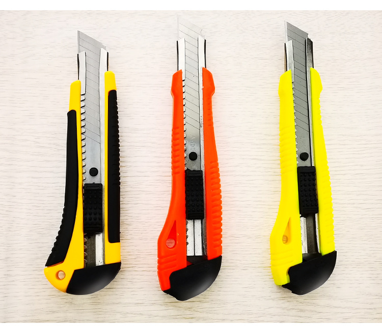 Factory Direct Sales Utility Knife Wholesale Large Industrial Wallpaper Blade 18mm 223 Heavy Duty 286 Art Knife Rack