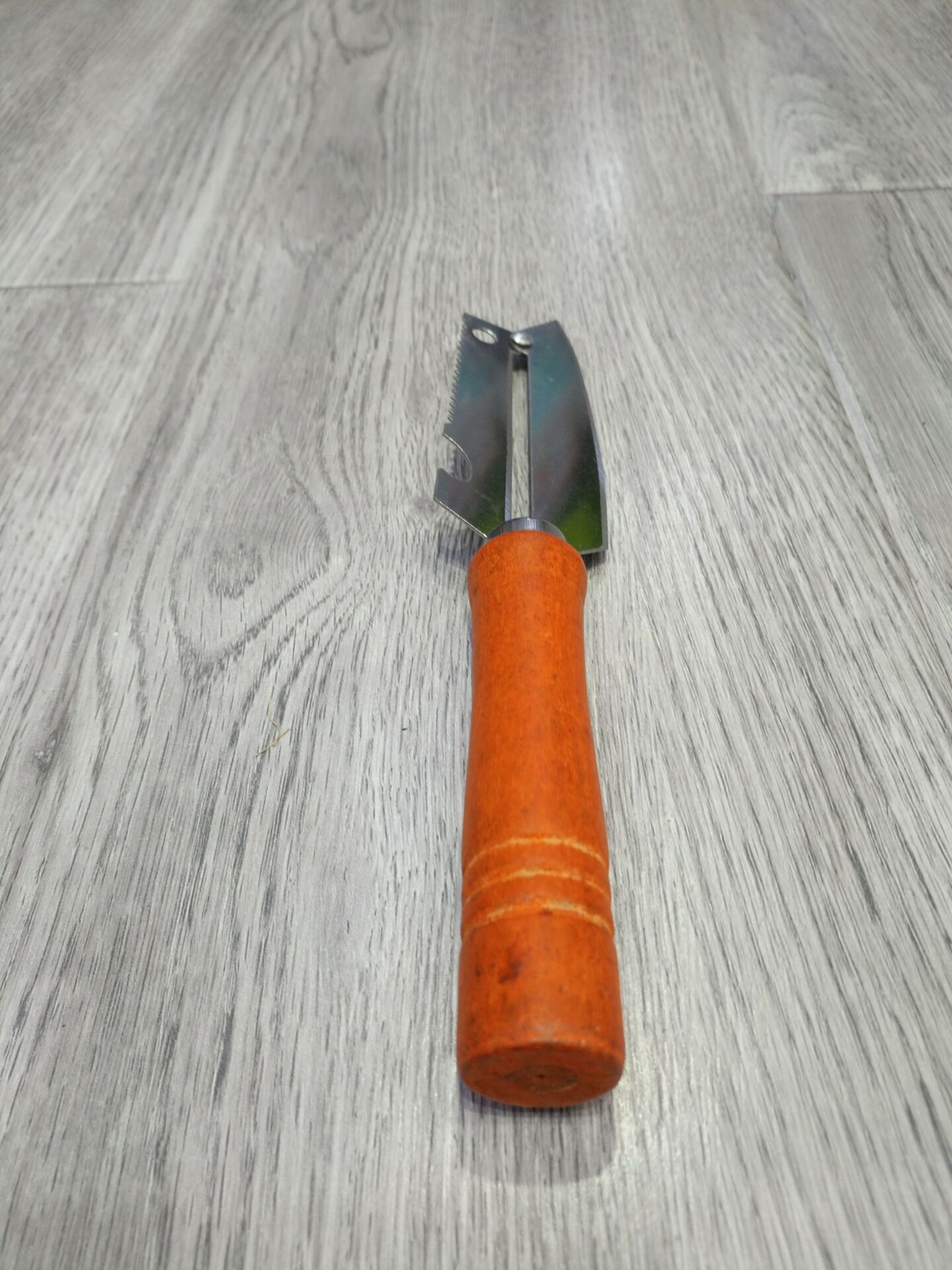 Stainless steel, the multi - purpose peeler cane fruit grater handle peeling knife fish scale grater kitchen utility