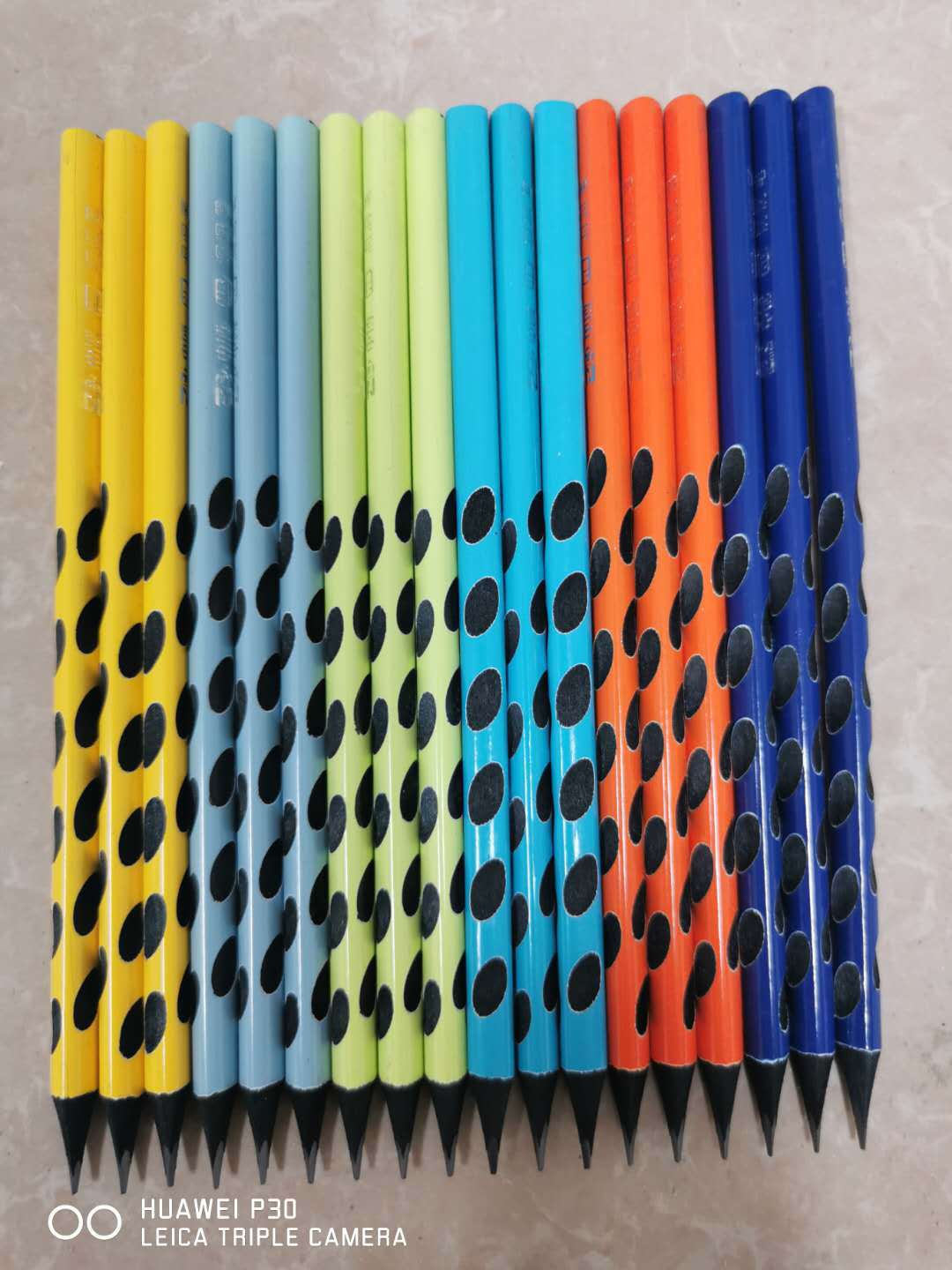 Pencil DIY Customized Groove Pencil Correct Grip Position Pen Primary School Student 2B/HB First Grade Stationery Pencil DIY Customized Groove Pencil Correct Grip Position Pen Primary School Student 2B/HB First Grade Stationery