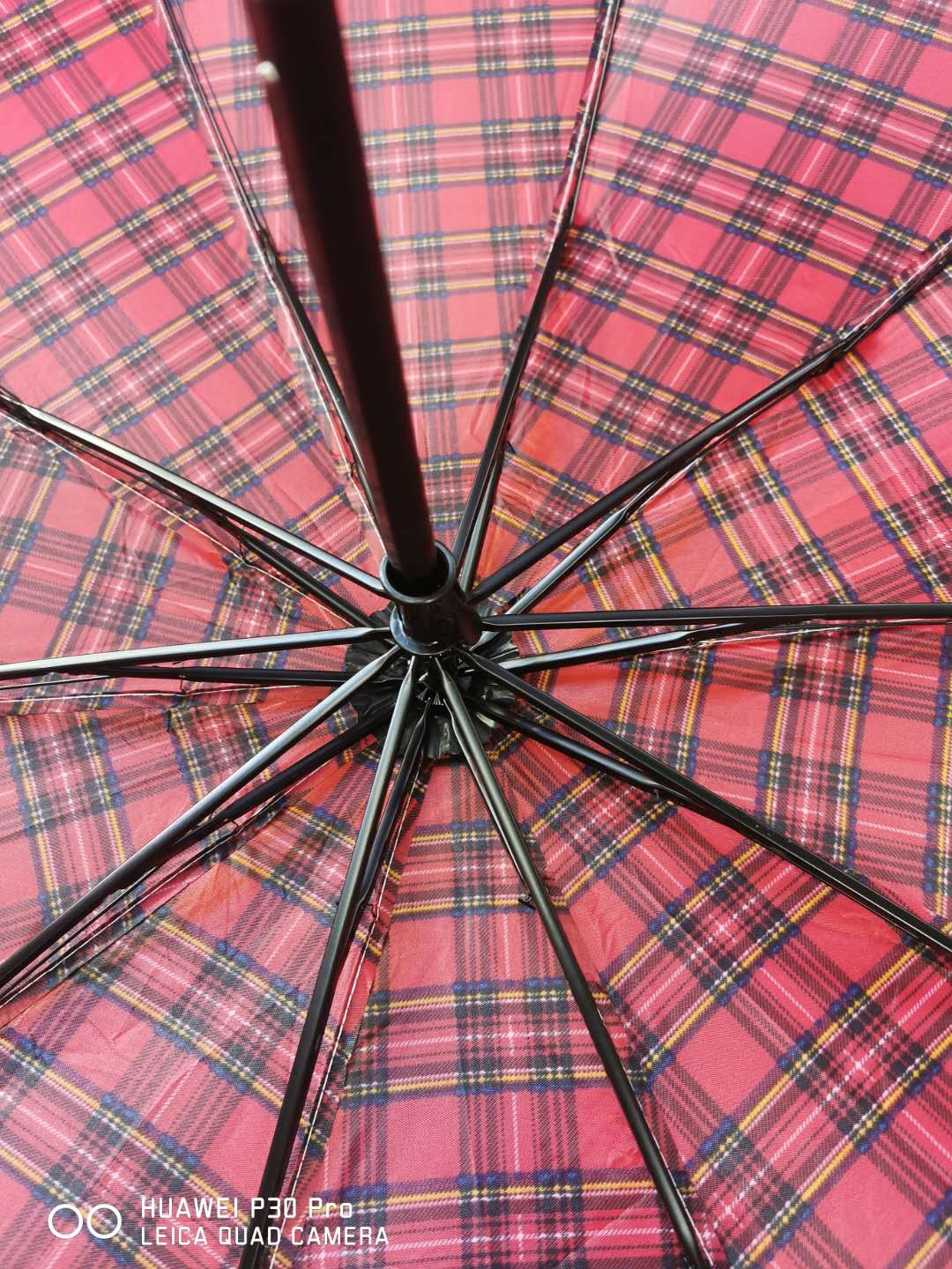Rain flying umbrella three fold umbrella folding business umbrella gift umbrella umbrella oversize men's check umbrella Rain flying umbrella three fold umbrella folding business umbrella gift umbrella umbrella oversize men's check umbrella