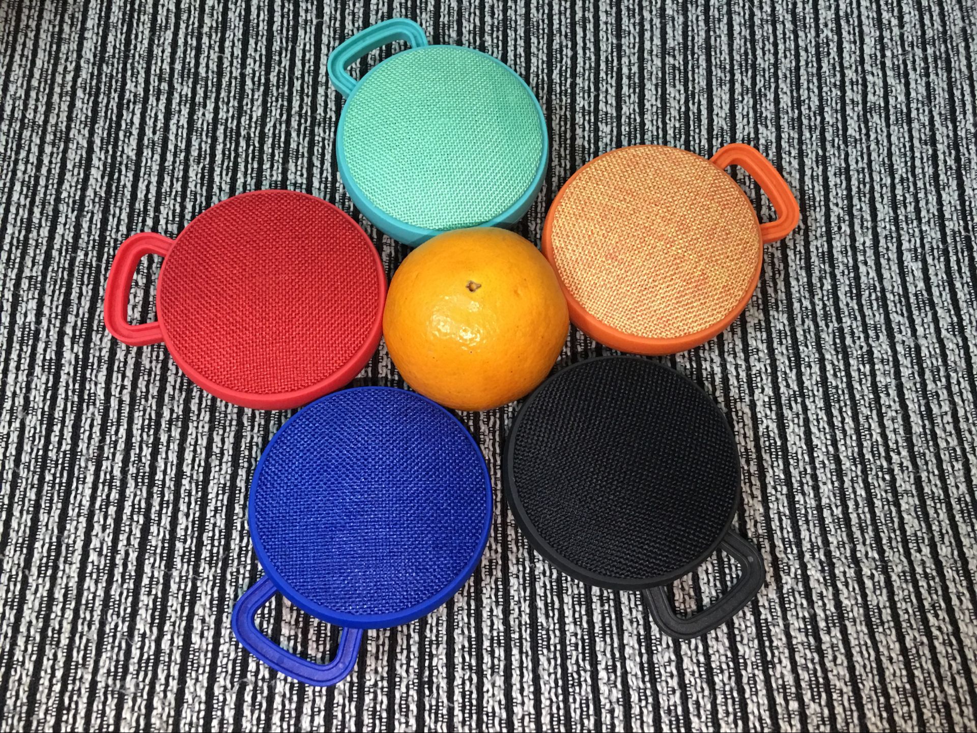 New Arrival Fabric Bluetooth Speaker Outdoor Portable Wireless MiniSpeaker Customized Electronic Gift Bluetooth Speaker New Arrival Fabric Bluetooth Speaker Outdoor Portable Wireless MiniSpeaker Customized Electronic Gift Bluetooth Speaker