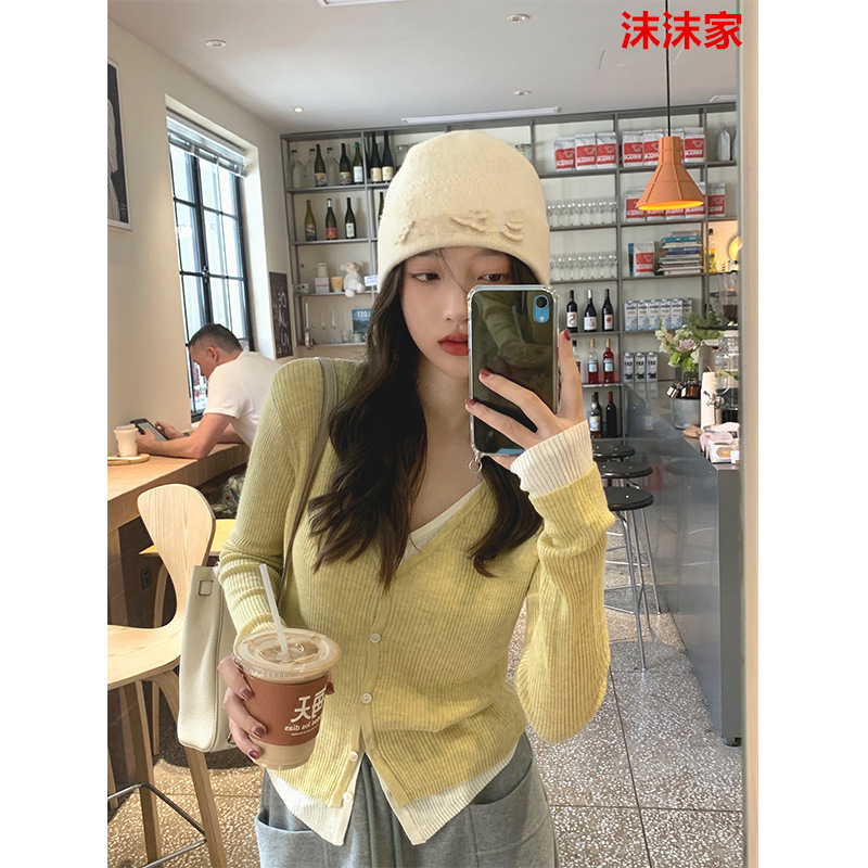Bei-Bei Zhang August 25, 18 O&#039;clock Sandwich Soft Candy ~ Fake Two-Piece Design Sweet Style Knitted Cardigan