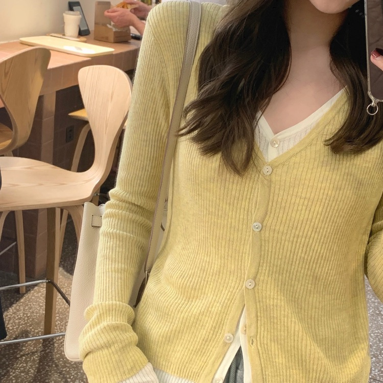 Bei-Bei Zhang August 25, 18 O'clock Sandwich Soft Candy ~ Fake Two-Piece Design Sweet Style Knitted Cardigan Bei-Bei Zhang August 25, 18 O'clock Sandwich Soft Candy ~ Fake Two-Piece Design Sweet Style Knitted Cardigan