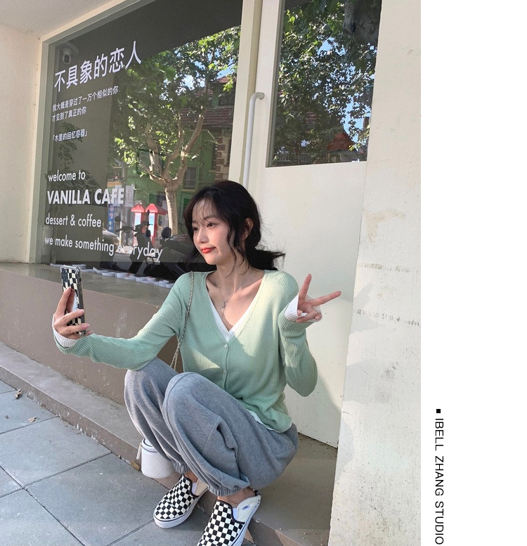 Bei-Bei Zhang August 25, 18 O'clock Sandwich Soft Candy ~ Fake Two-Piece Design Sweet Style Knitted Cardigan Bei-Bei Zhang August 25, 18 O'clock Sandwich Soft Candy ~ Fake Two-Piece Design Sweet Style Knitted Cardigan