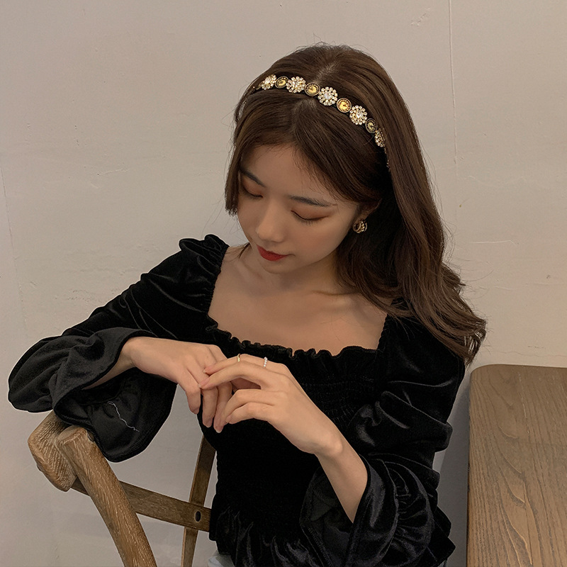 Retro Full Diamond Small Clock Personality Headband Female Light Luxury Minority Design Headband Versatile out Hair Fixer Hairpin Hair Ornaments
