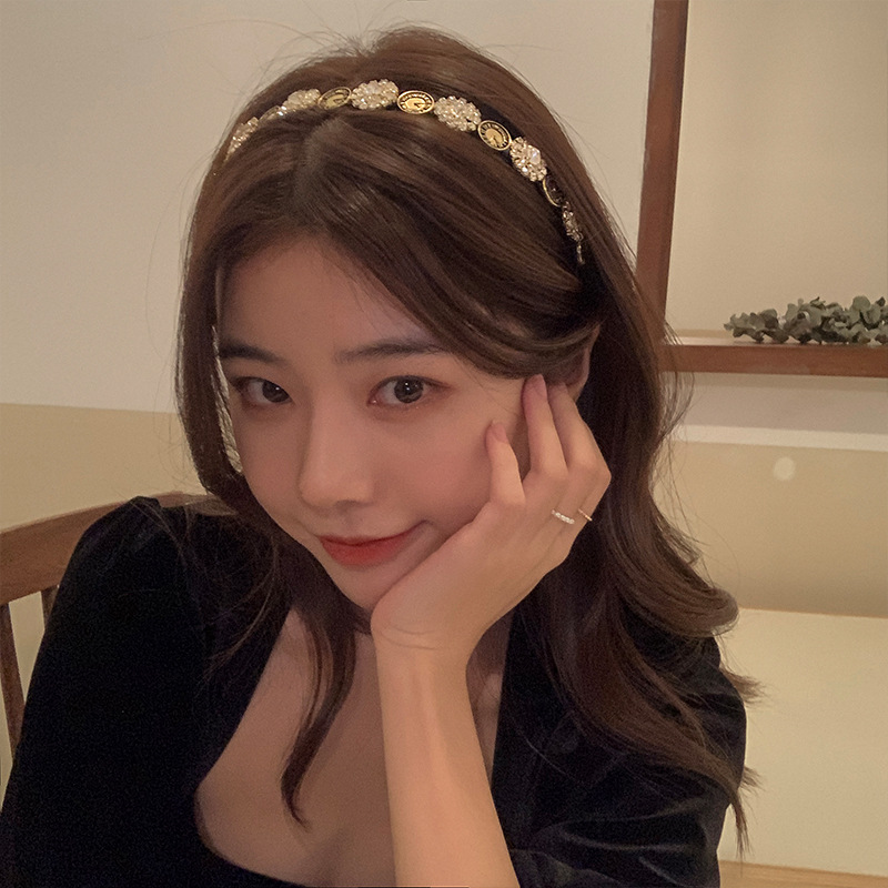 Retro Full Diamond Small Clock Personality Headband Female Light Luxury Minority Design Headband Versatile out Hair Fixer Hairpin Hair Ornaments